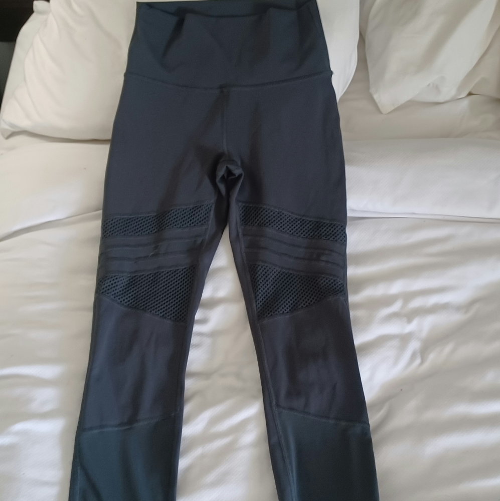 Women's size small Lululemon black leggings